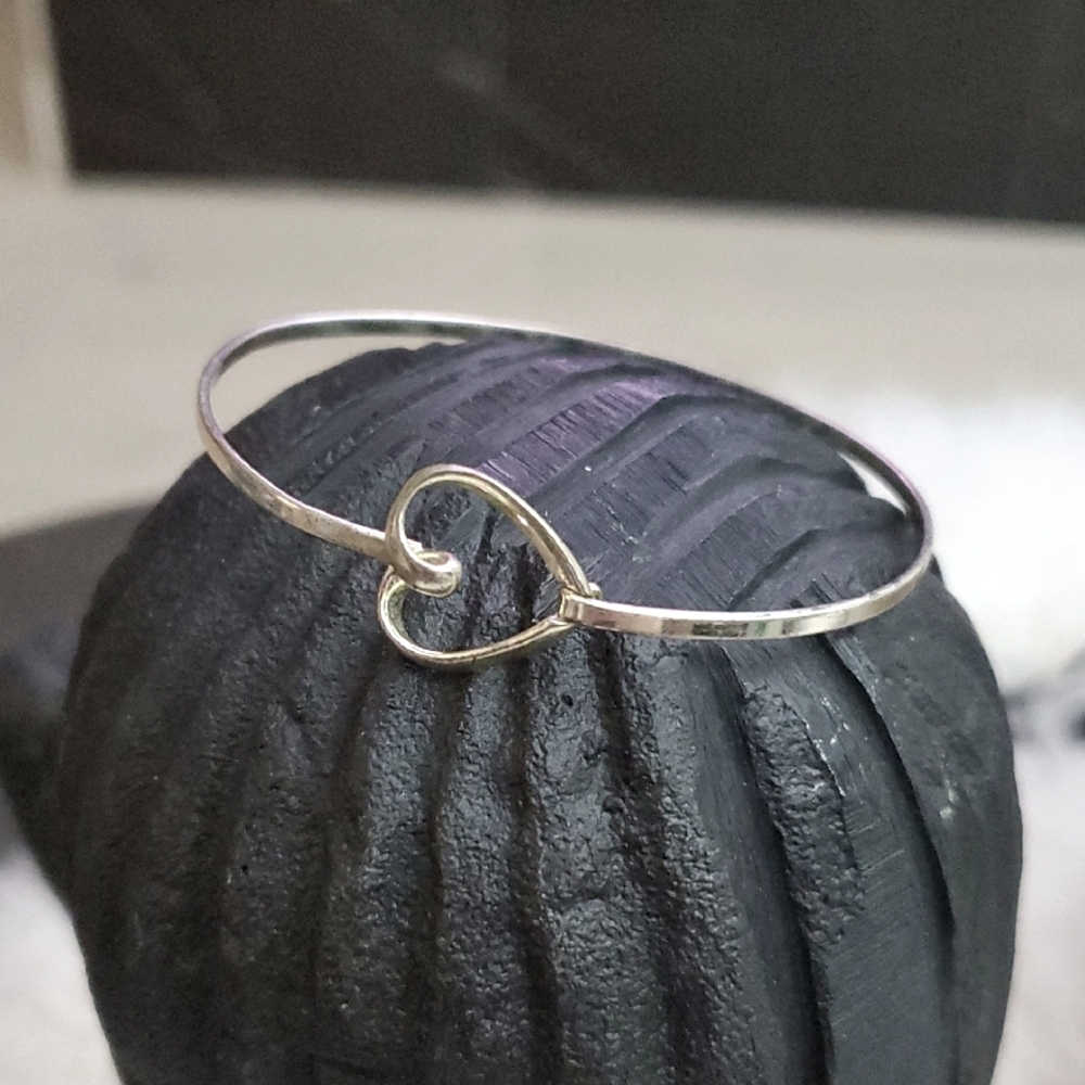 💗Beautiful Sterling Silver Bracelet,Engraved message inside "Follow your Heart"